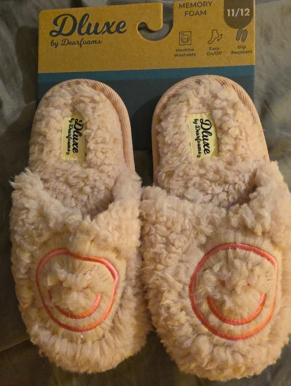 New dearfoams Plush Pink Memory Foam Kids Slippers with Embroidered 11/12 Girls